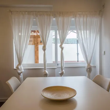 Casa 28 * Сетубал